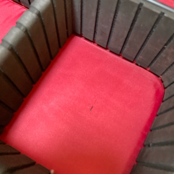 🏷 Lokass | Large Portable Cosmetics/Makeup Case - Black/Red - Picture 5 of 7